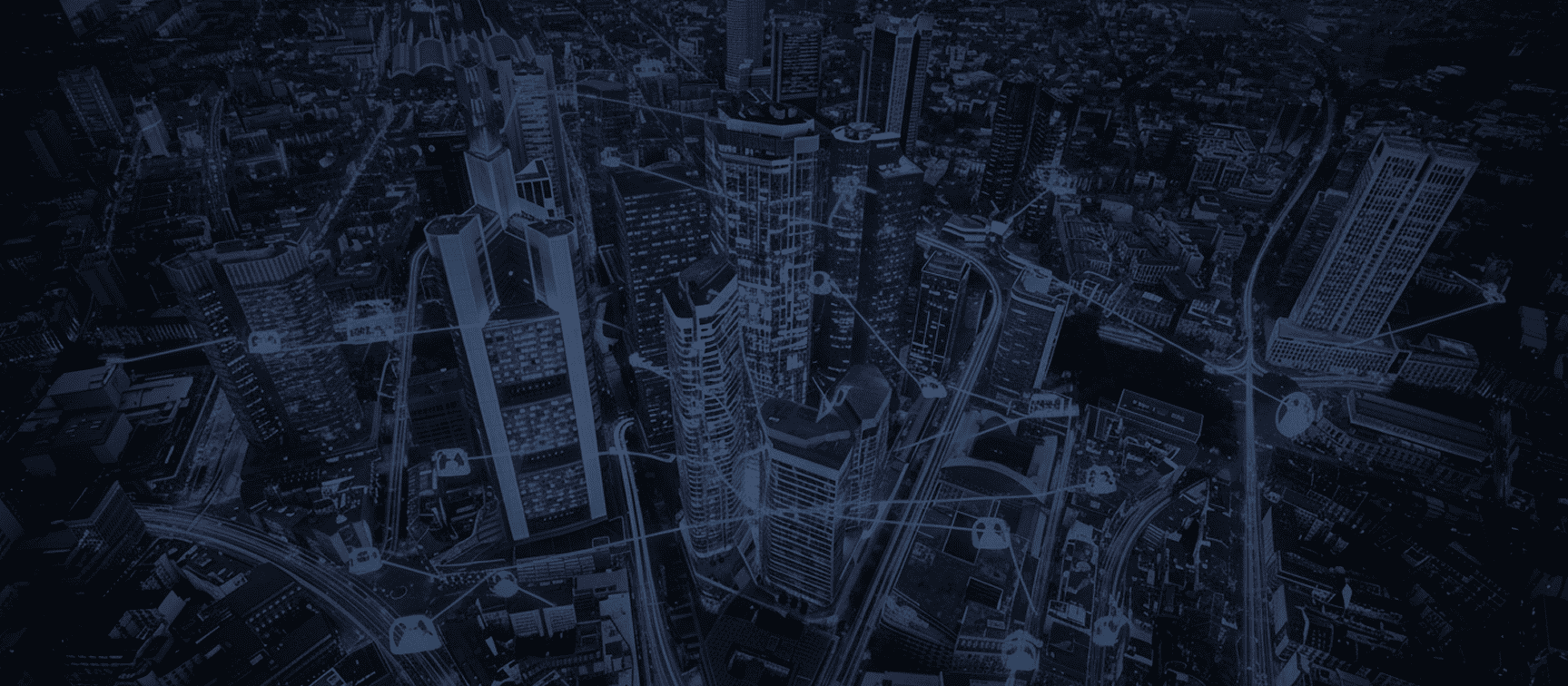 Dunkelblaue Stadtansicht mit digitalem Netzwerk-Overlay als Symbol für regionale Markttransparenz und Datenanalyse von Vector Insights aus Kiel.